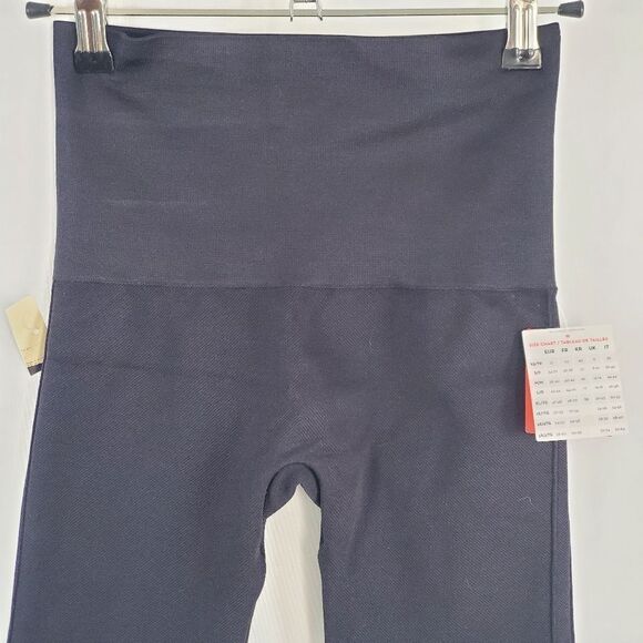 NWT Spanx Look at Me Now Biker Shorts - Small - Picture 3 of 6